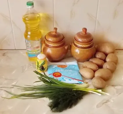 Картопля в горщику в сметані (сметані) Картопля в горщику в сметані