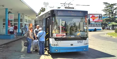 Szimferopol Repülőtér általános információk és egy térképet a repülőtéren, járat a menetrend