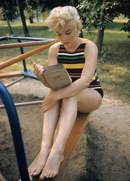 Azt olvasni a kedvenc könyvek szőke Marilyn Monroe
