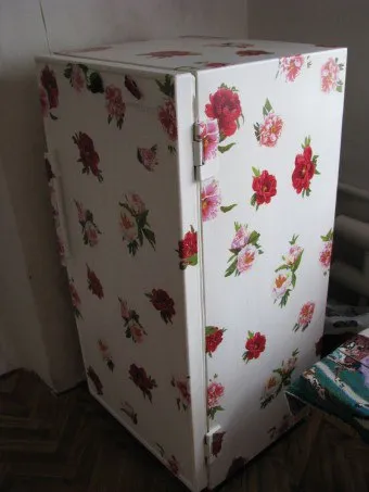 Decoupage szalvéta hűtőszekrény saját kezűleg és akril festékek