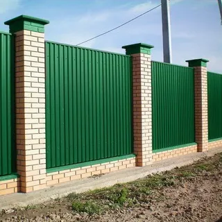 Комбіновані паркани для дачі фото дерев'яних та інших огорож, етапи будівництва своїми (паркани) Комбіновані паркани для дачі фото дерев'яних та інших огорож, етапи будівництва своїми