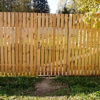 Комбіновані паркани для дачі фото дерев'яних та інших огорож, етапи будівництва своїми (комбіновані) Комбіновані паркани для дачі фото дерев'яних та інших огорож, етапи будівництва своїми