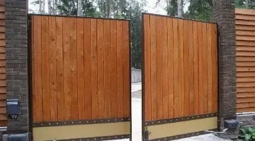 Комбіновані паркани для дачі фото дерев'яних та інших огорож, етапи будівництва своїми (фото) Комбіновані паркани для дачі фото дерев'яних та інших огорож, етапи будівництва своїми