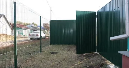 Комбіновані паркани для дачі фото дерев'яних та інших огорож, етапи будівництва своїми (паркани) Комбіновані паркани для дачі фото дерев'яних та інших огорож, етапи будівництва своїми