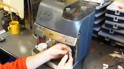 Кофемашина не включається що робити для saeco, delonghi, дольче густо (включається) Кофемашина не включається що робити для saeco, delonghi, дольче густо