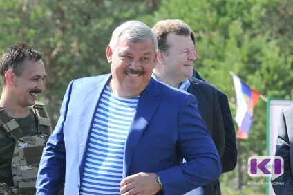 Коміінформу, глава комі привітав - крилатий братство - з днем повітряно-десантних військ (народний кореспондент) Коміінформу, глава комі привітав - крилатий братство - з днем повітряно-десантних військ