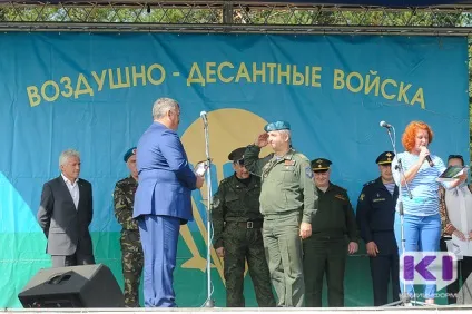 Коміінформу, глава комі привітав - крилатий братство - з днем повітряно-десантних військ (повітряно-десантних) Коміінформу, глава комі привітав - крилатий братство - з днем повітряно-десантних військ