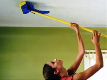 Как да се чисти на тавана на лепило подготовката за завършване