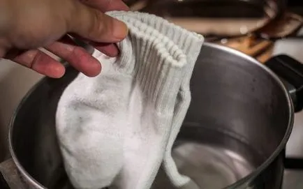 Hogyan mossa fehér zokni a hazai népi módja