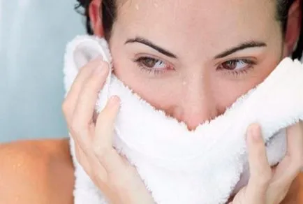 Как да се измие лицето си, за да поддържа кожата млада