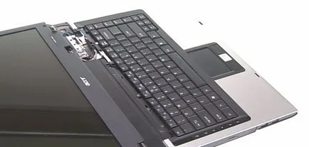 Cum să dezasamblați laptopul Acer TravelMate 4220