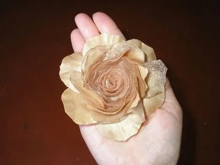 Hogyan, hogy a virágok ki a szövet függönyök videó mester osztály saját kezűleg