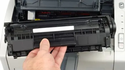 Hogyan kell kitölteni a kazettát a nyomtató a kezüket