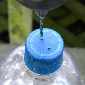 Капково напояване на пластмасови бутилки - градина, без да се притеснява