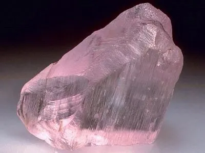 Stone kunzite (spodumene) магически свойства, снимки