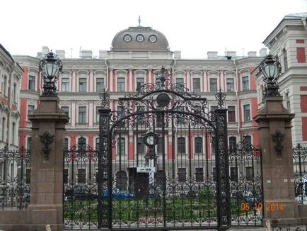Калабуховський будинок (вигукнув Пилип Пилипович) калабуховський будинок