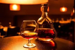 crește sau scade cognac presiunea opiniei medicale