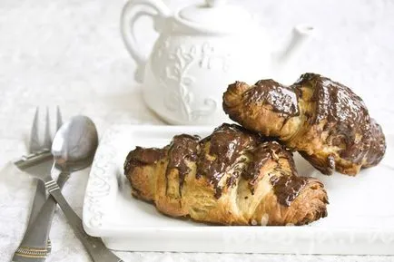 Cornuri, produse de patiserie, cu un pas cu pas reteta fotografii