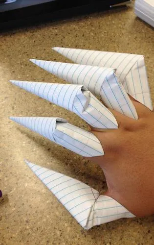 Майсторски клас как да се направи Върколак нокти с ръцете си