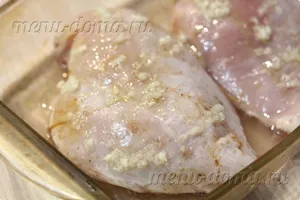 Куряча грудка в духовці (3 рецепта з фото) (куряча) Куряча грудка в духовці (3 рецепта з фото)