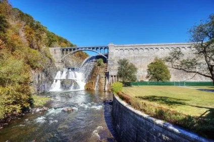 Кротонський дамба і водосховище, пізнавальні та цікаві фотографії прикольні картинки (дамба) Кротонський дамба і водосховище, пізнавальні та цікаві фотографії прикольні картинки