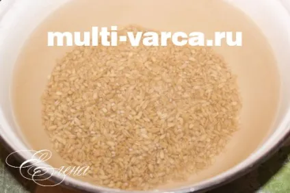 Курка з перловкою в мультиварці