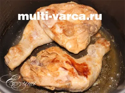 Курка з перловкою в мультиварці