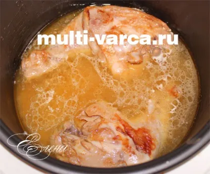 Курка з перловкою в мультиварці