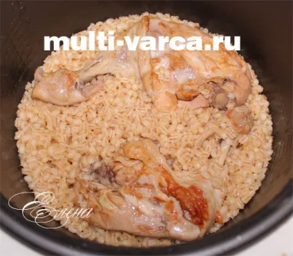 Курка з перловкою в мультиварці