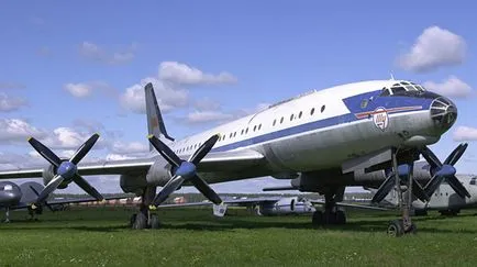 Aviation Museum в Monino - най-голямото изложение на самолети