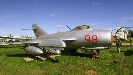 Aviation Museum в Monino - най-голямото изложение на самолети