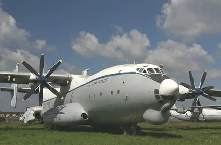 Aviation Museum в Monino - най-голямото изложение на самолети