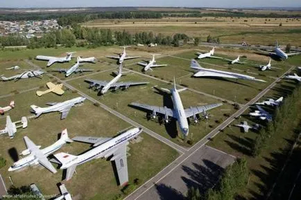 Aviation Museum в Monino - най-голямото изложение на самолети