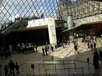 A Louvre, a virtuális túra a múzeum, fotók