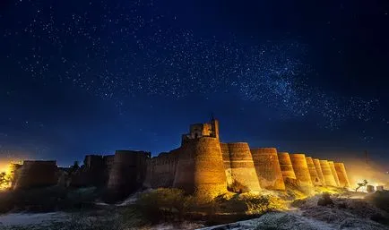 Конфигуриране на огледално-рефлексен фотоапарат за снимане през нощта