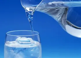Подуване на водата причинява правилата за борба, как да пиете течности