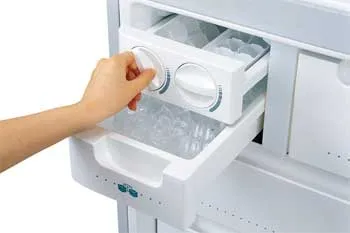 Are un sistem de refrigerare frigider rafturi, dulapuri, containere, iluminat, display-uri si nu numai -