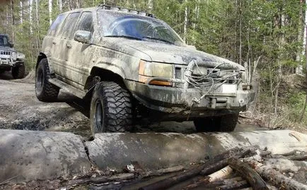 Ultimul real de SUV off-road în mare și scaune