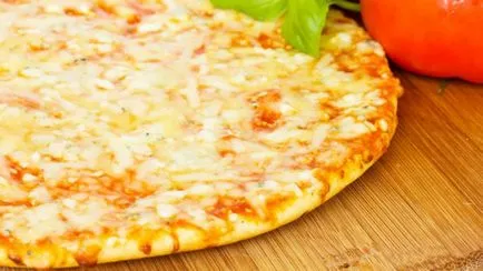 Egyenes Olaszország kész kijavítani és ízletes pizza