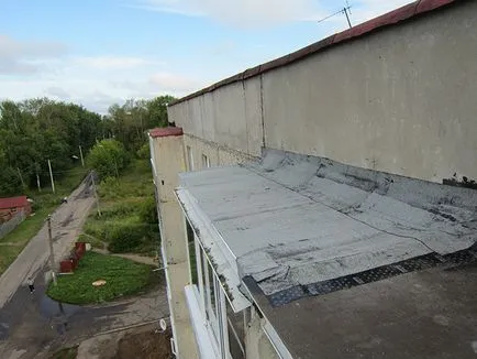 Javítása lágy tető az erkély napellenző