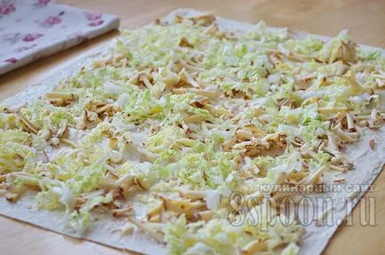 Tekercs lavash füstölt lazac, uborka, sajt kolbász