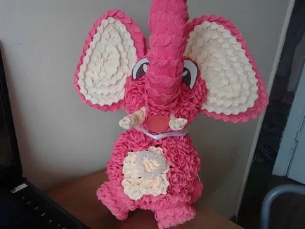 elefant roz de trandafiri