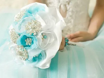 Nunta intr-un opțiuni de culoare turcoaz de haine elegante și decor - Fair Masters - manual,