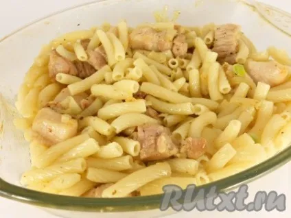 Макарони з м'ясом в духовці - рецепт з фото