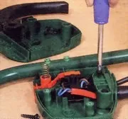 Устройство поддръжка електрическа косачка за трева, малки ремонти със собствените си ръце