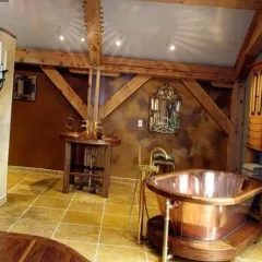 Baie într-o izolație casa, decor și echipamente din lemn camere