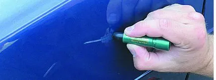 creion de ceară pentru a picta zgârieturi pe stratului de vopsea
