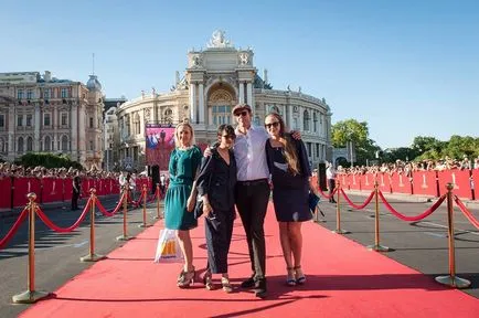 A hálózat szerint a legnevetségesebb ruhák vendégeket a vörös szőnyegen filmfesztivál Odesszában közzétett