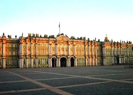 Зимен дворец, резиденция на императорите и символ на северната столица