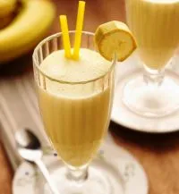 Banana коктейл с мляко в блендер